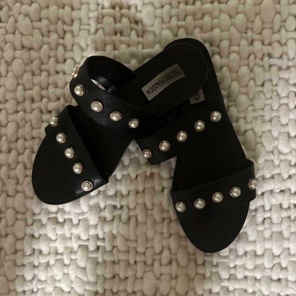 Steve Madden black with pearls flat sandals